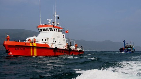Cứu hộ trên biển Trường Sa - ảnh 1