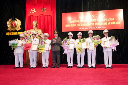 Trao Quyết định thăng cấp bậc hàm cấp Tướng Công an nhân dân - ảnh 1