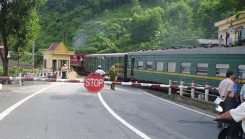 Shop TIN 5/2: Cấp trên của TGĐ đường sắt Hà Nội sao còn nguyên chức? - ảnh 1