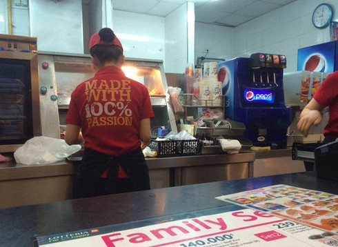 Lotteria bị phạt 146 triệu đồng vì gây ngộ độc thực phẩm - ảnh 1