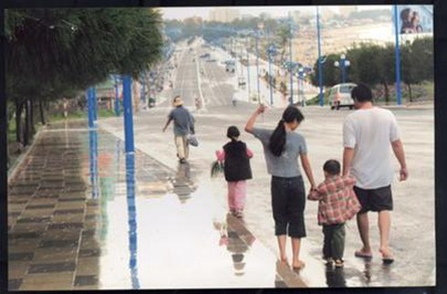 TP.HCM lát vỉa hè bằng đá granite: Rõ là lãng phí “đứt đuôi con nòng nọc” - ảnh 1