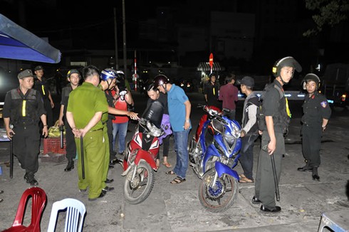 Truy quét xuyên đêm - ảnh 2