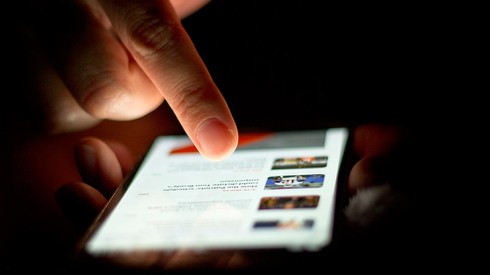 Không xem quảng cáo… đừng đọc báo! - ảnh 1