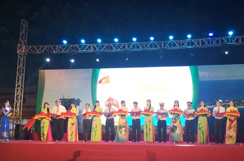 Triển lãm tư liệu về chủ quyền Hoàng Sa, Trường Sa tại tỉnh Đồng Tháp - ảnh 1