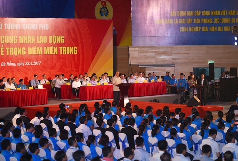 TOÀN CẢNH: Thủ tướng đối thoại với công nhân lao động miền Trung - ảnh 2