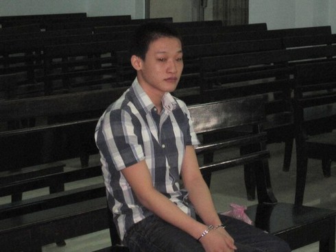 Làm bé gái 12 tuổi có thai, lãnh 13 năm tù - ảnh 1