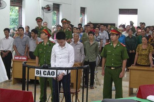 Sát hại cô giáo rồi đốt xác phi tang - ảnh 1