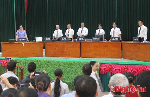 Tuyên án tử hình kẻ sát hại 4 người tại bản Phồng, Nghệ An - ảnh 5