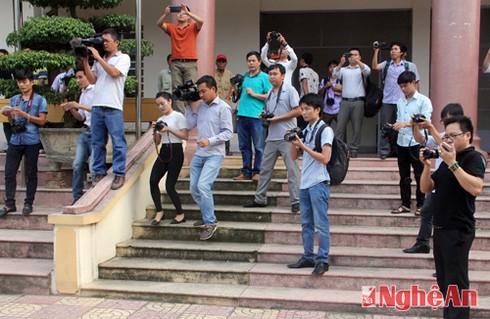 Tuyên án tử hình kẻ sát hại 4 người tại bản Phồng, Nghệ An - ảnh 2