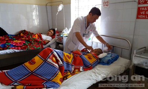 Ra tay chém mẹ con người tình, sau đó tự sát - ảnh 1