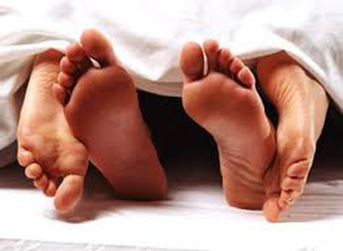 Làm gái làng sinh con, “quan” xã bị kỷ luật - ảnh 1