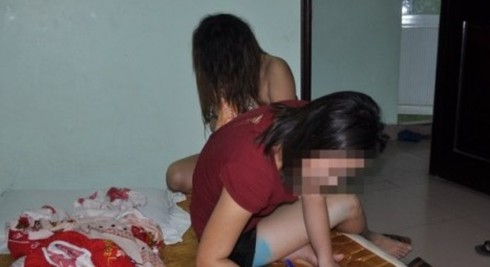 Khởi tố công an viên ‘bảo kê’ mại dâm - ảnh 1