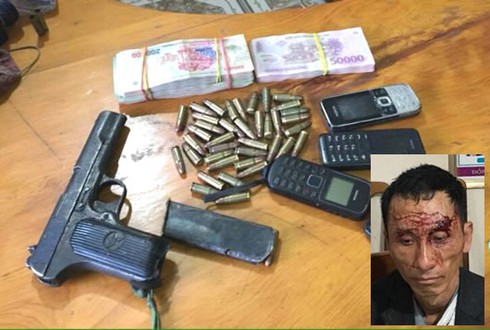 Dắt “chó lửa” vượt biên - ảnh 1