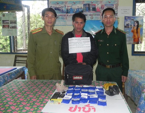 Bộ đội Biên phòng phối hợp công an Lào bắt gần 4.000 viên ma túy tổng hợp - ảnh 1