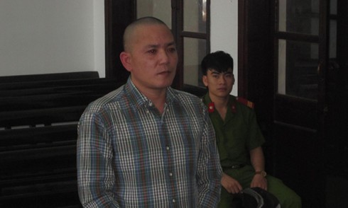 Cô gái nằm ngủ hớ hênh, kẻ đi nhầm phòng liền giở trò đồi bại - ảnh 1