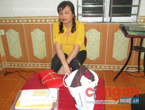 'Tú bà' biến quán cà phê thành nơi chứa mại dâm - ảnh 1