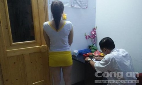 Nhân viên massage kích dục chiều khách để kiếm tiền bo - ảnh 2