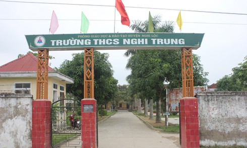 Sẽ thành lập đoàn thanh tra việc đe dọa ném mìn nhà hiệu phó - ảnh 1