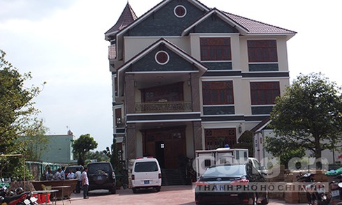 Camera ghi hình nghi can sát hại vợ chồng trong biệt thự tiền tỷ ở Tiền Giang - ảnh 1