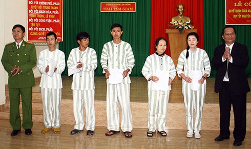 Công bố quyết định giảm án, tha tù nhân dịp Tết Bính Thân - ảnh 1
