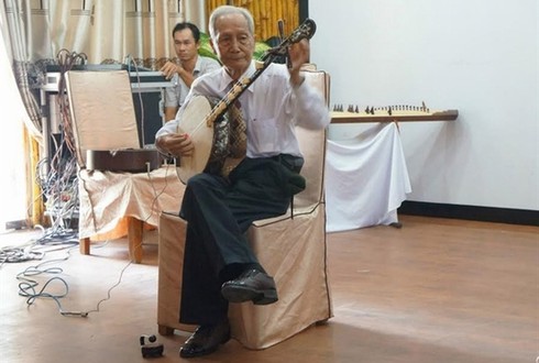 Hai lần thoát chết nhờ tiếng đờn - ảnh 1