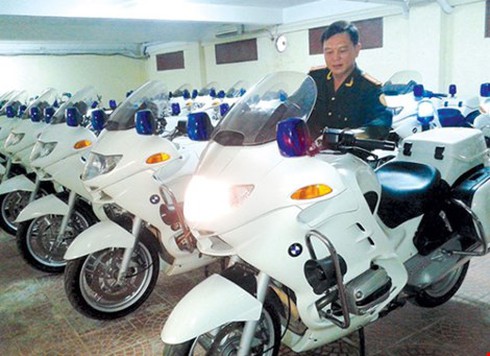 Bí mật về cảnh sát lái 'mô tô siêu khủng' bảo vệ yếu nhân trên đường - ảnh 3