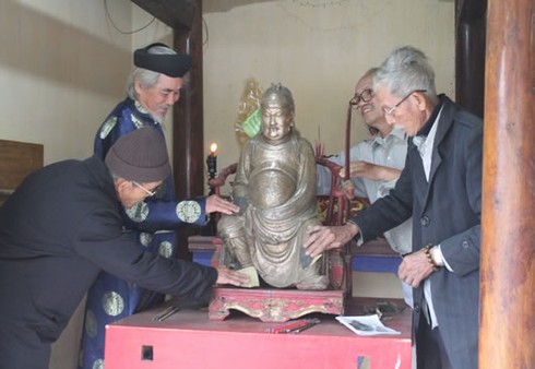 Truy tìm 2 pho tượng cổ bị đánh cắp - ảnh 2