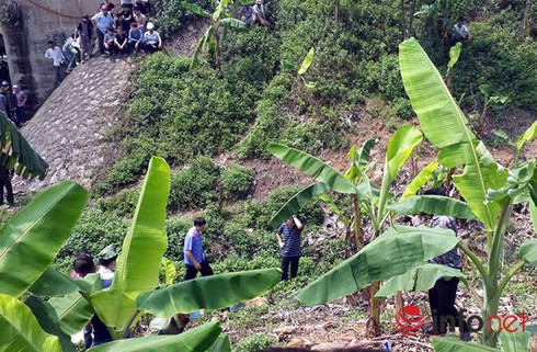 Truy tố 2