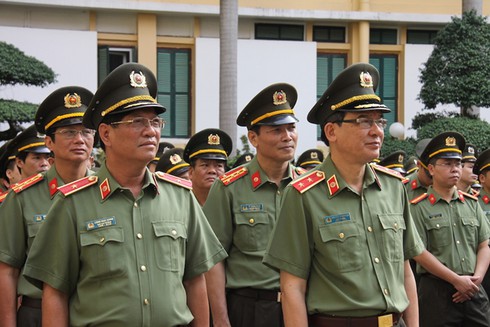 Hôm nay (6-6), toàn lực lượng CAND sử dụng trang phục xuân hè cải tiến - ảnh 4