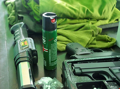 Giả công an cưỡng bức phụ nữ - ảnh 1