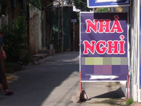 2 cán bộ bỏ nhiệm sở sau vụ đánh ghen - ảnh 1
