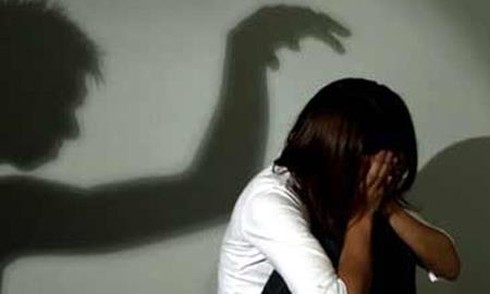 Bắt cha dượng nhiều lần xâm hại con riêng của vợ - ảnh 1