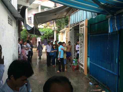 Bóp cổ vợ rồi uống thuốc tự tử - ảnh 1