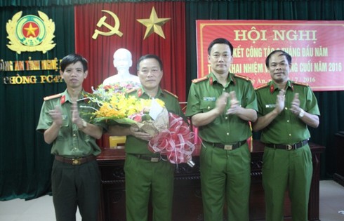 Vây bắt kẻ buôn ma túy mang súng AK để chống trả công an - ảnh 1