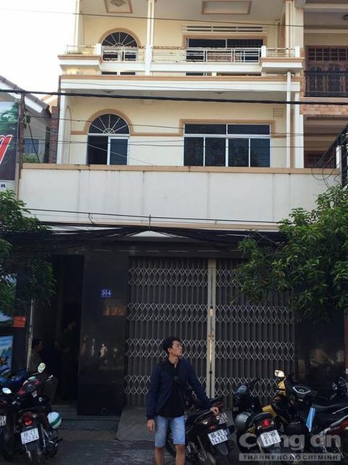 Học sinh phát hiện thầy giáo chết sau nhà với vết hằn trên lưng - ảnh 2