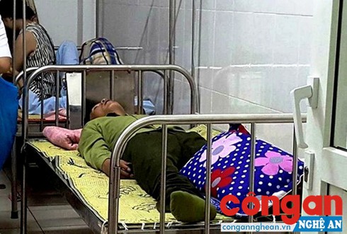 Sự thật vụ Trưởng Công an xã bị rách lưỡi vì súng bắn đạn cao su - ảnh 1