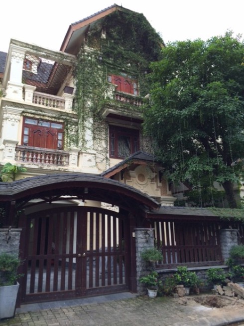 Sững sờ trước những biệt thự lộng lẫy, hàng trăm tỷ của các đại gia HN - ảnh 2