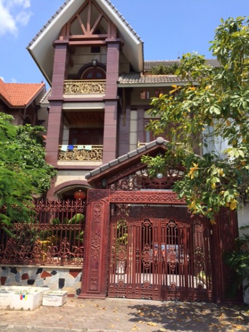 Sững sờ trước những biệt thự lộng lẫy, hàng trăm tỷ của các đại gia HN - ảnh 3