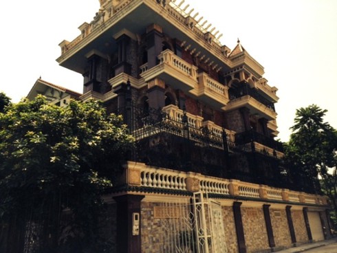 Sững sờ trước những biệt thự lộng lẫy, hàng trăm tỷ của các đại gia HN - ảnh 5