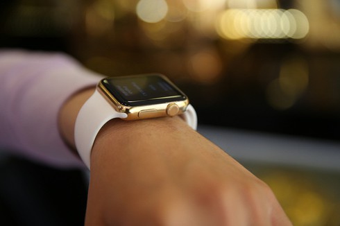 Đồng hồ đeo tay Apple Watch mạ vàng đầu tiên ở Việt Nam giá bao nhiêu? - ảnh 5