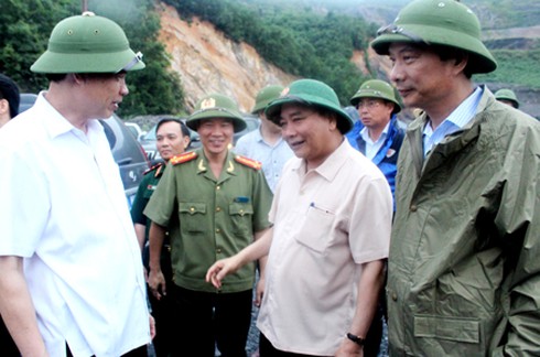 Phó Thủ tướng: Không để người dân thiếu đói, dịch bệnh sau lũ lụt - ảnh 1