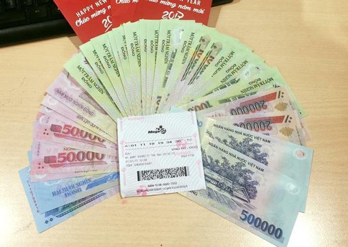 Bất ngờ khi sếp bỏ tiền túi mua vé Vietlott mừng tuổi - ảnh 1