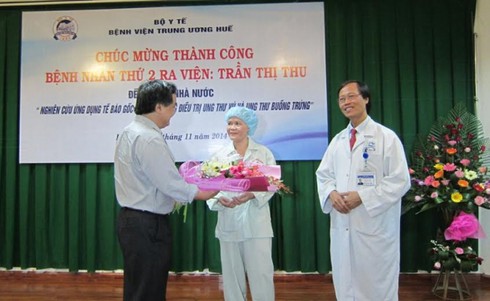 Bộ Y tế yêu cầu tạm dừng ghép tế bào gốc điều trị ung thư vú, buồng trứng - ảnh 1