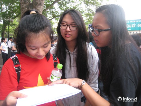 Hà Nội tiếp tục giảm điểm chuẩn đợt 2 vào 10 khối trường THPT chuyên - ảnh 1