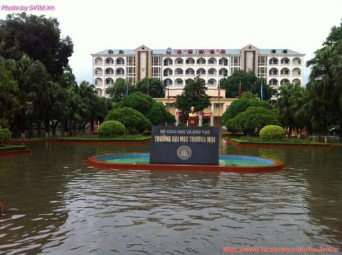 Điểm chuẩn chính thức vào trường ĐH Thương mại - ảnh 1