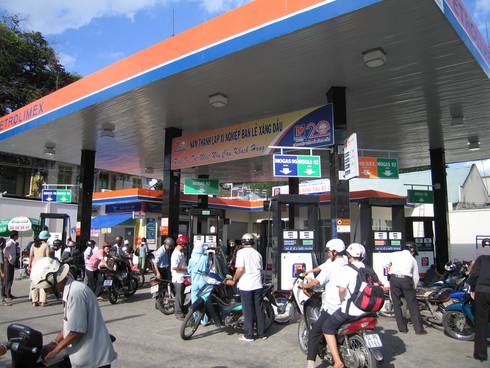 Hà Nội: Cấp phép tạm thời cho các cửa hàng bán lẻ xăng dầu vướng mắc - ảnh 1