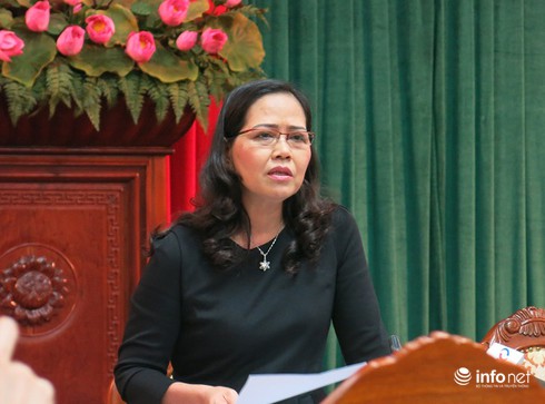 Hà Nội: Hội chợ vùng sâu nhưng bày bán bàn ghế mấy trăm triệu! - ảnh 1