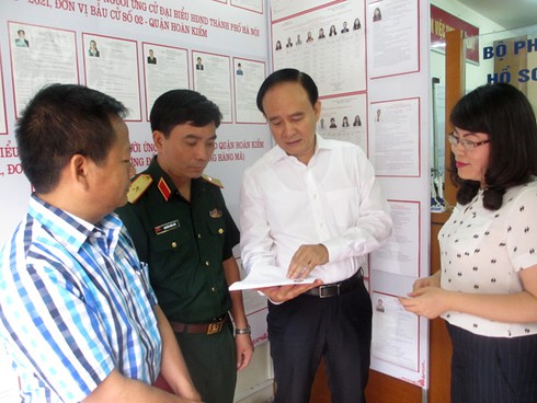Kiểm tra công tác chuẩn bị bầu cử tại quận Hoàn Kiếm (Hà Nội) - ảnh 1