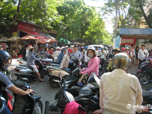 Đề thi Toán khối phổ thông chuyên Đại học Sư phạm khó nhằn - ảnh 2