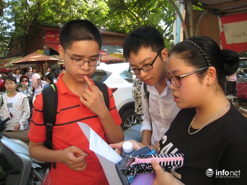 Đề thi Toán khối phổ thông chuyên Đại học Sư phạm khó nhằn - ảnh 4